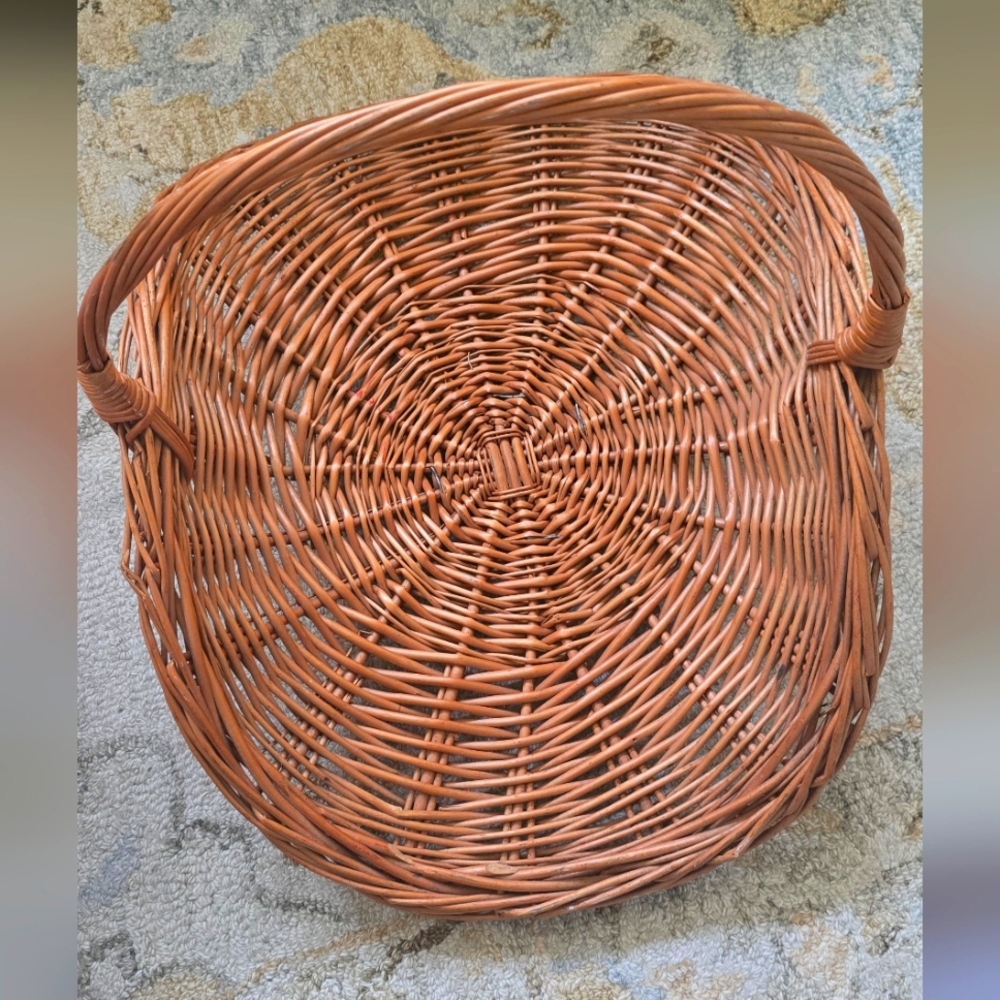Vintage Handcrafted Forager Wicker Basket